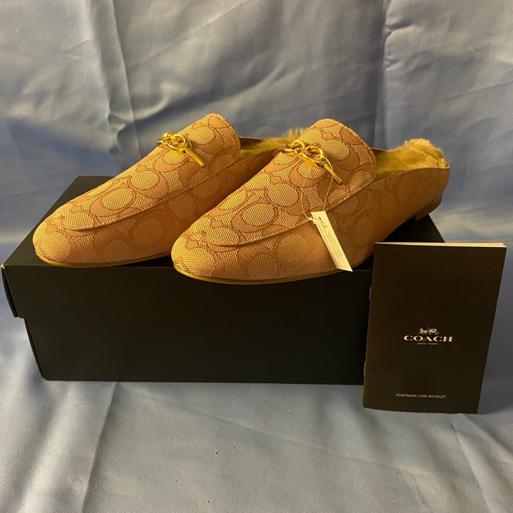 New COACH Sienna Sherpa Slide PINK C 7027 Size 7.5  Price 178$